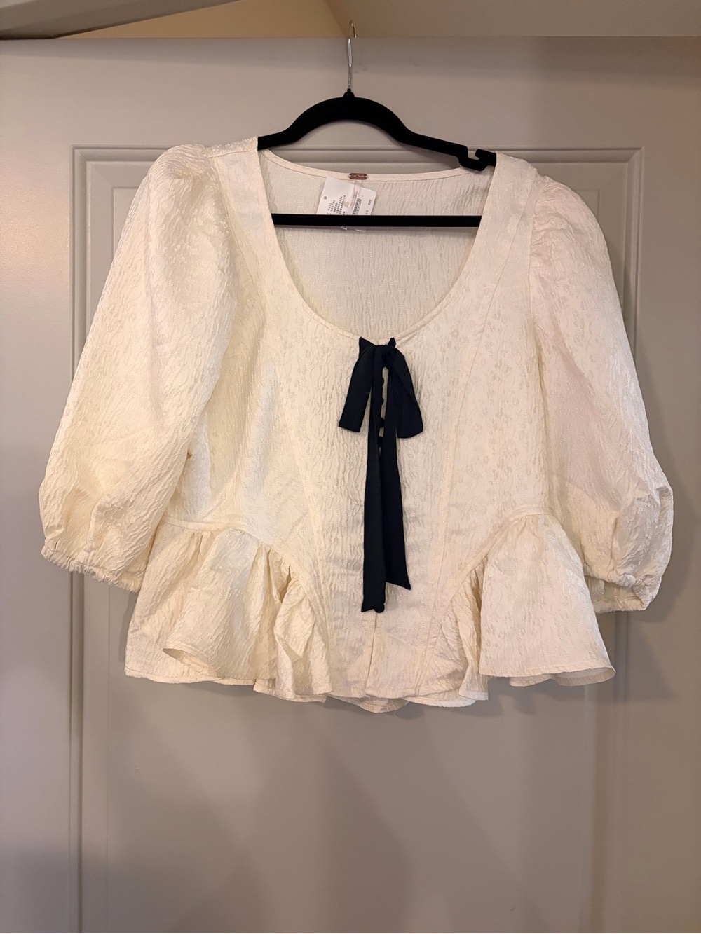NWT Free People Ivory Jacquard Peplum Bow Blouse Puff Sleeve M - Picture 2 of 3